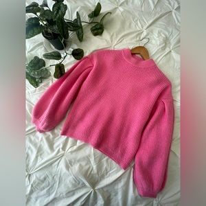 Hot pink sweater, a statement piece! Size small, great condition!